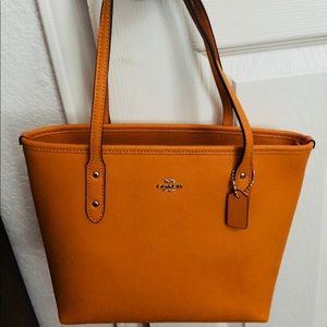 REDUCED! Coach mini city zip tote handbag